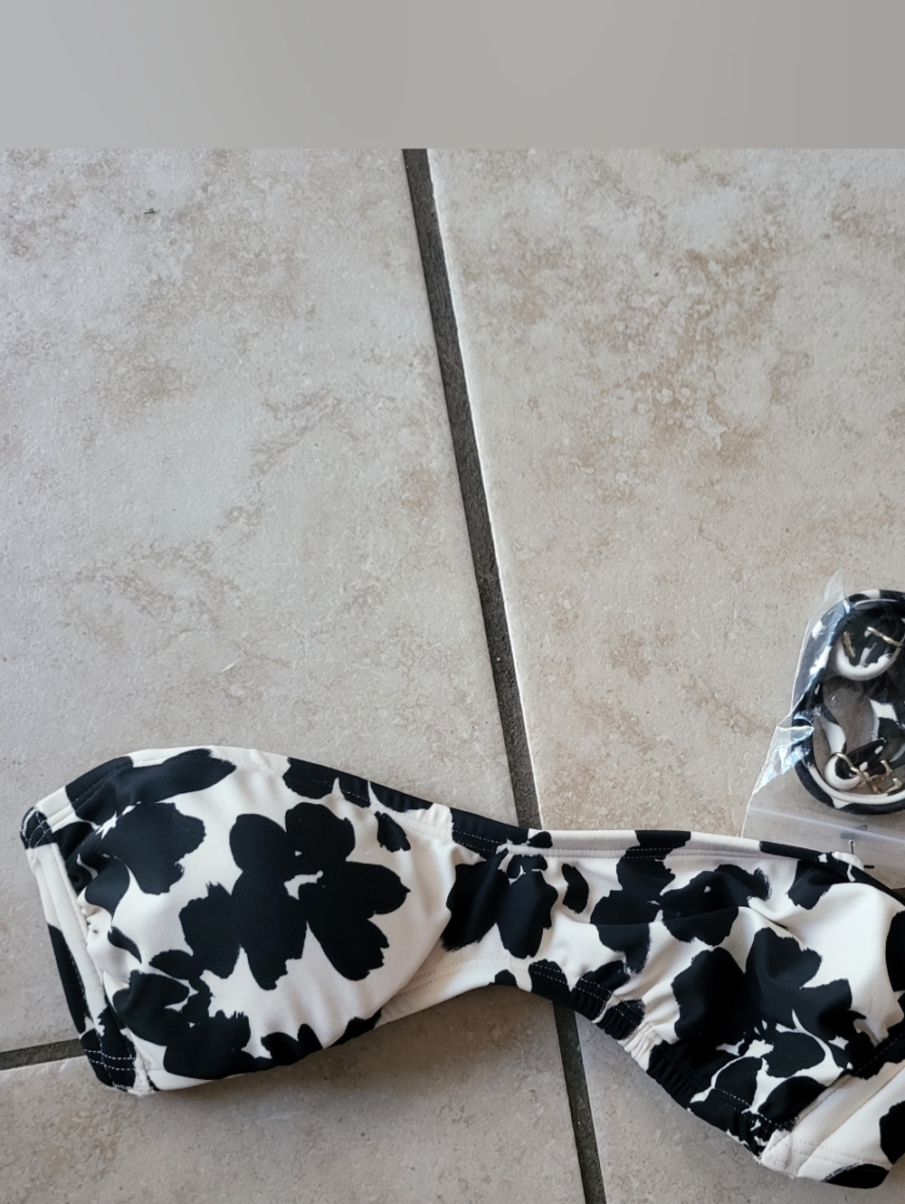 Shade & Shore black and white xs floral bikini top